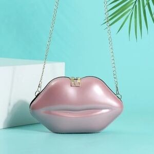 NEW! Pink Lip-Shaped Chain Bag